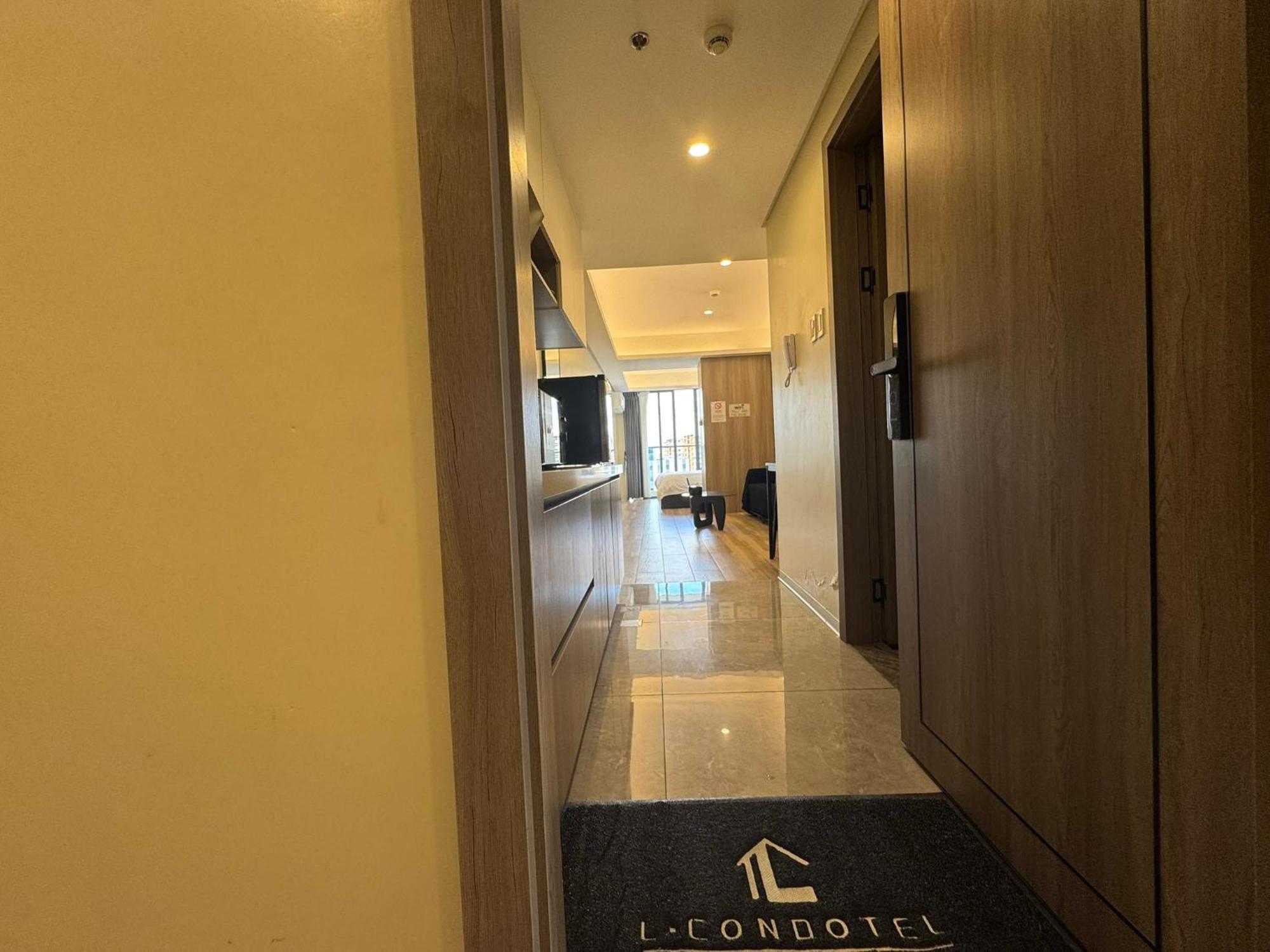 L Condotel * Paranaque City